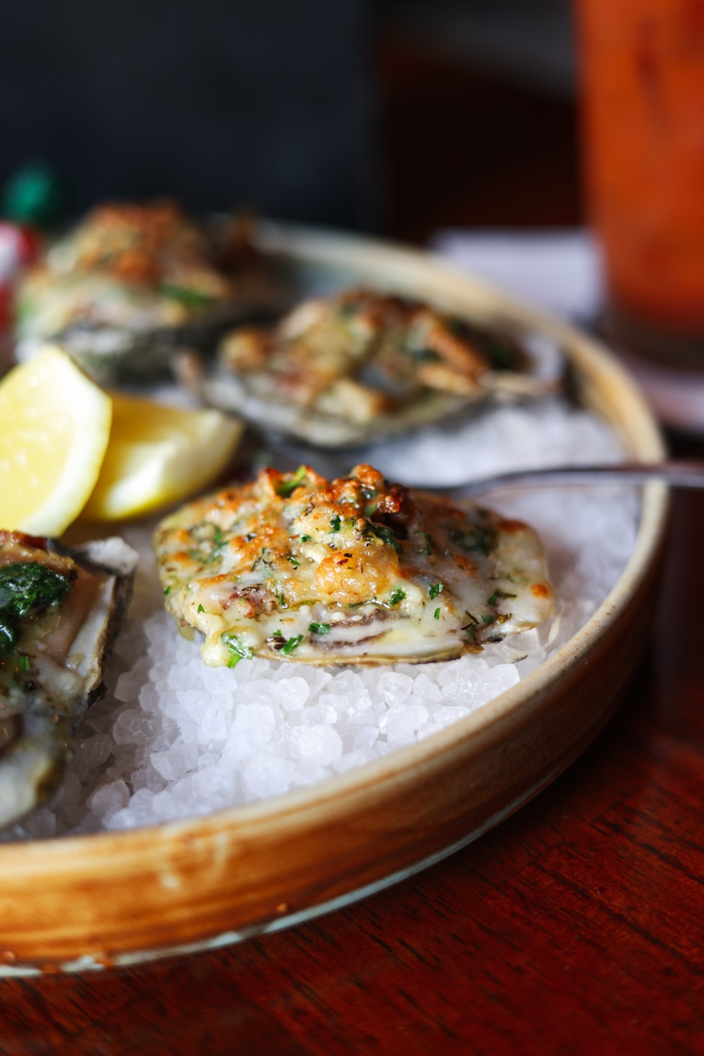 A close view of baked oysters